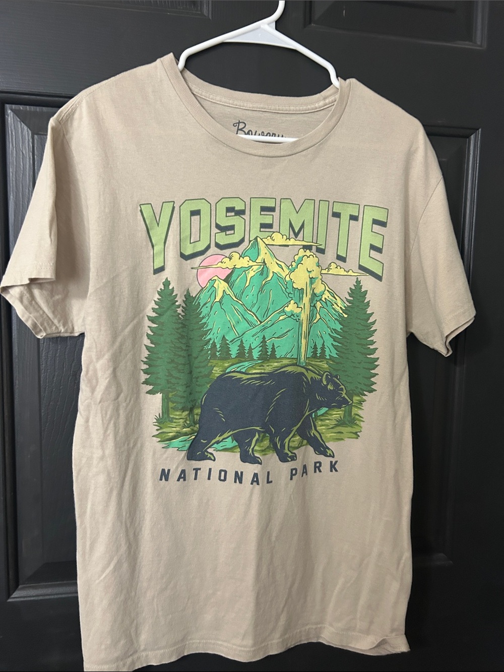Yosemite National Park Graphic Tee - Beige Short Sleeve Shirt